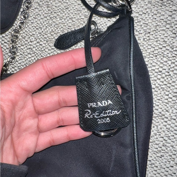 Prada 🚫SOLD🚫EUC 2020 Tessuto Re-Edition 2005 Bag with removable strap! - Picture 11 of 16